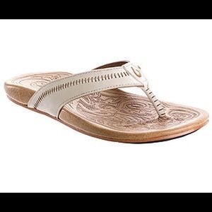 Olukai Women’s Haiku Leather-Strapped Sandals